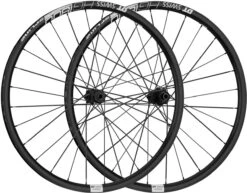 Dt-swiss HG 1800 SPLINE 25 Boost Disc Center Lock Hybrid 27,5" Laufradsatz